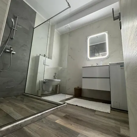 Kaia Wave Mamaia Nord Apartman *