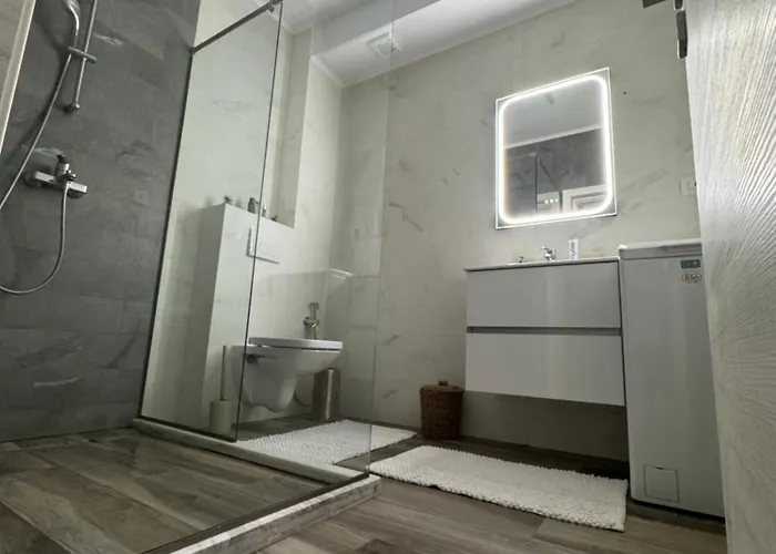 Kaia Wave Mamaia Nord 公寓 *